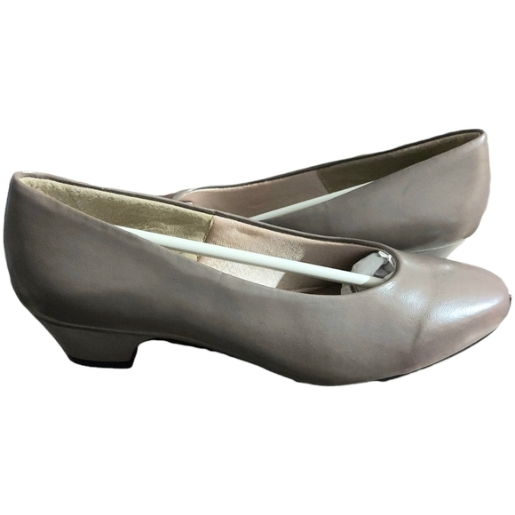 Hush Puppies Soft Style Pump 6W BNIB - Picture 2 of 8